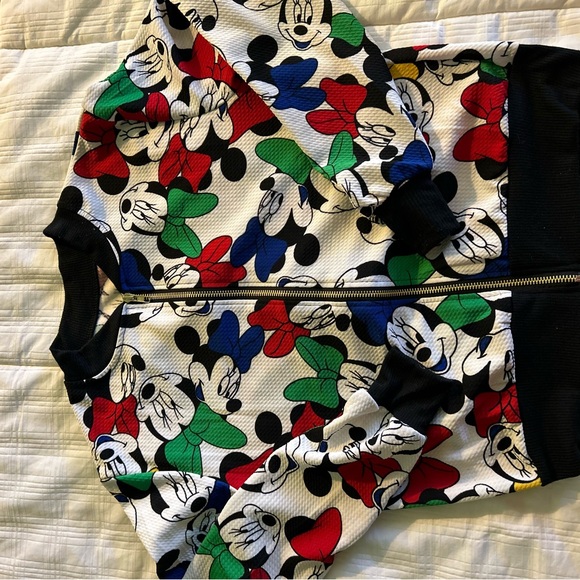 Minnie mouse. Sweater - Picture 4 of 4